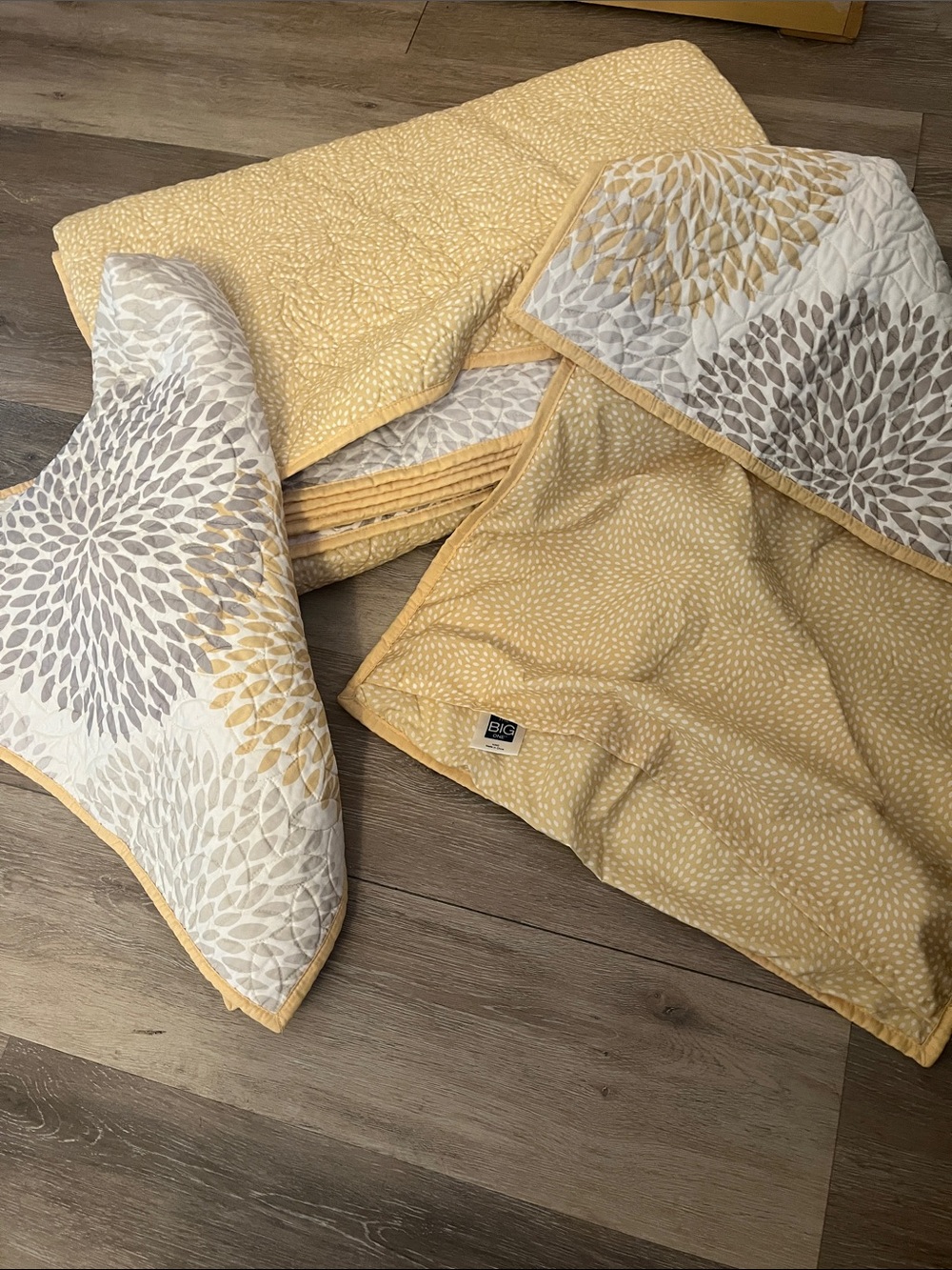 The Big One from Kohl’s Yellow Floral Reversible Quilt Set - king size